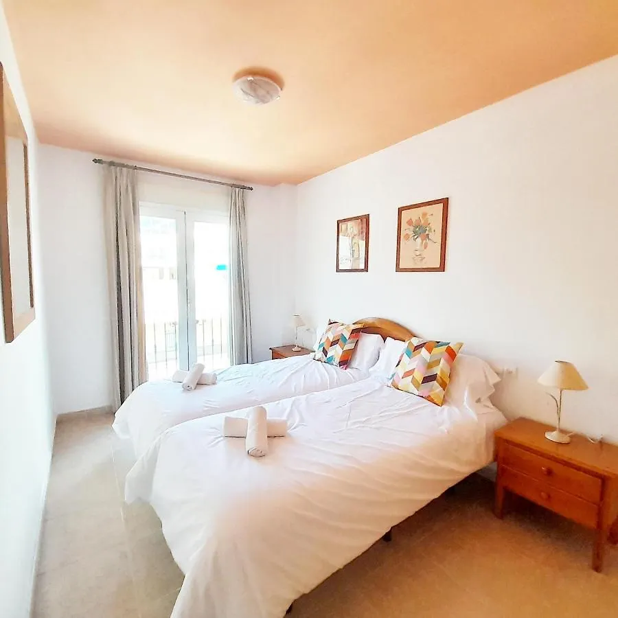Apartamentos Vicenta Playa Carihuela Торремолинос