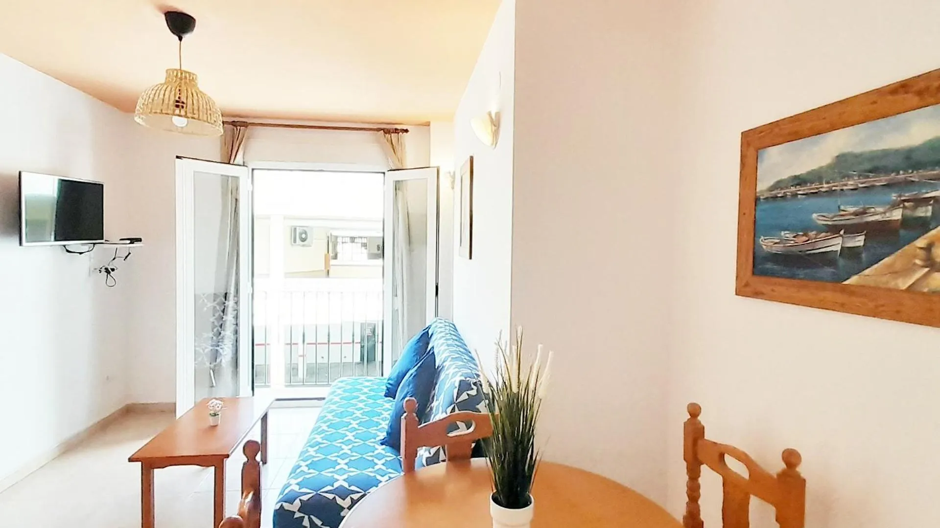 Apartamentos Vicenta Playa Carihuela Торремолинос