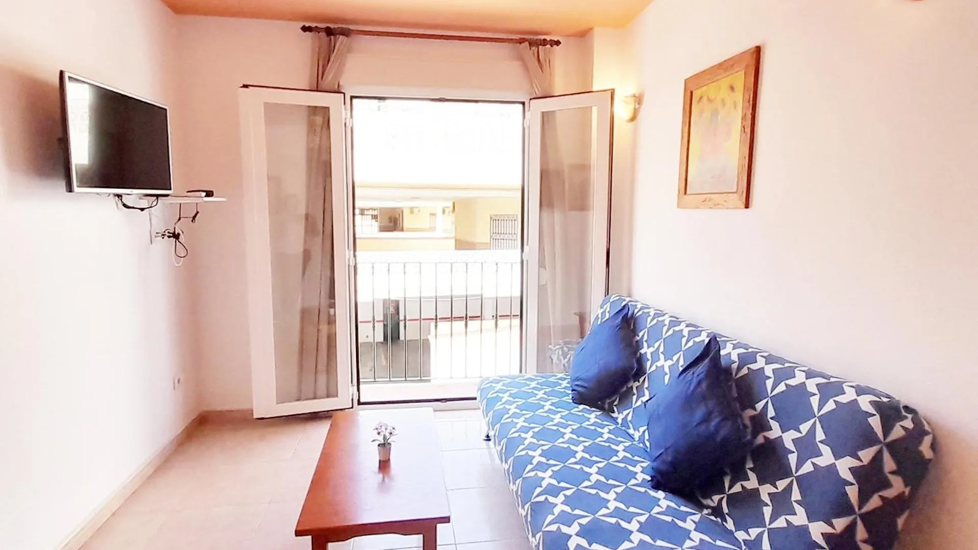 Апартаменты Apartamentos Vicenta Playa Carihuela Торремолинос